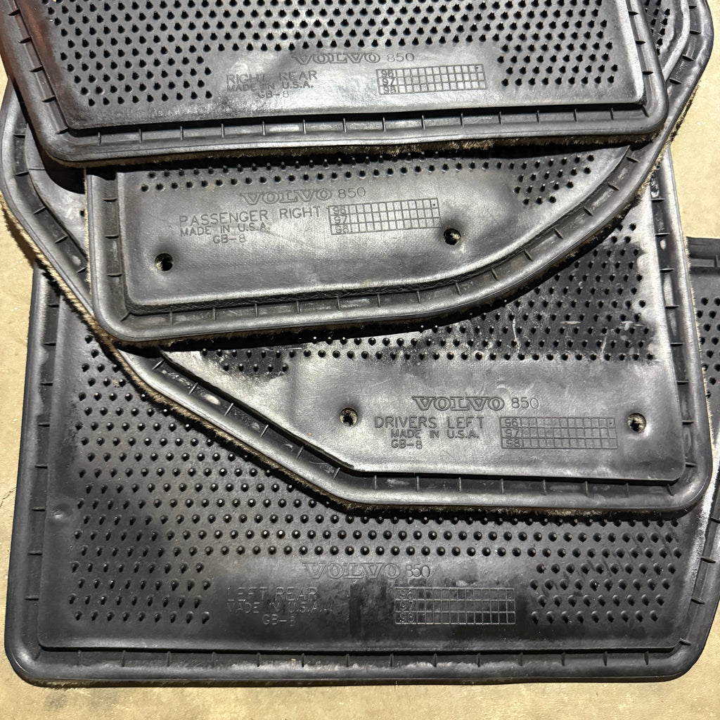 [OEM] Volvo 850 Carpet Mat Set, Oak