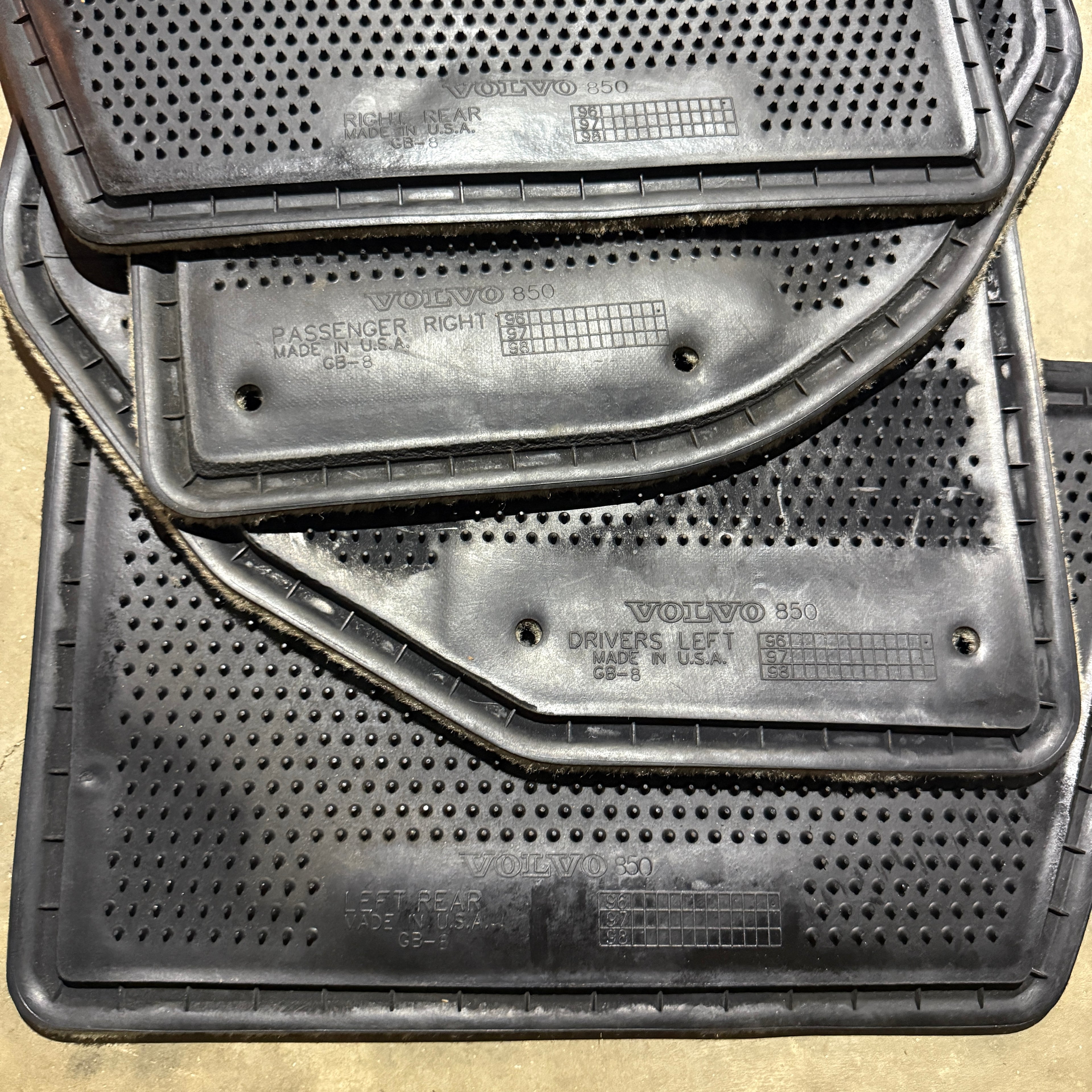 [OEM] Volvo 850 Carpet Mat Set, Oak
