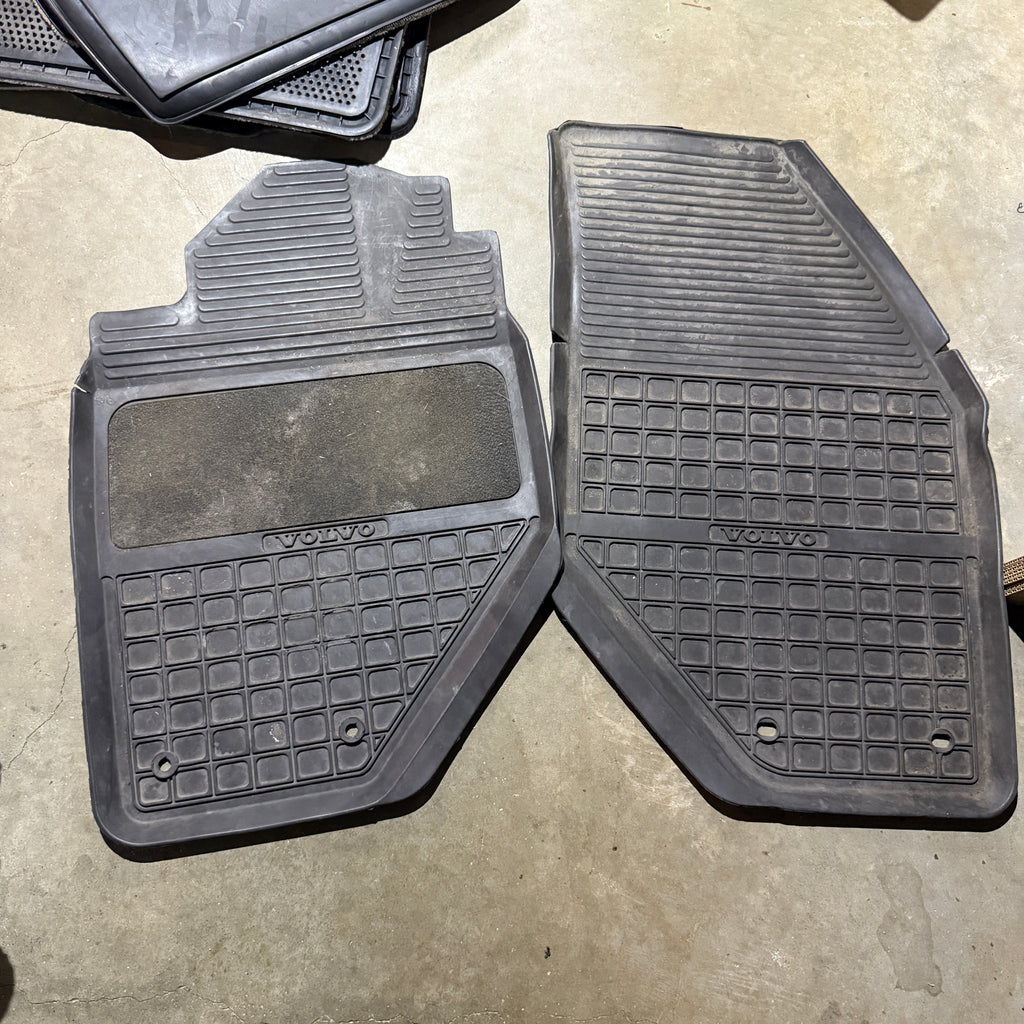 [OEM] Volvo S70 V70 Front Rubber Mats, Black