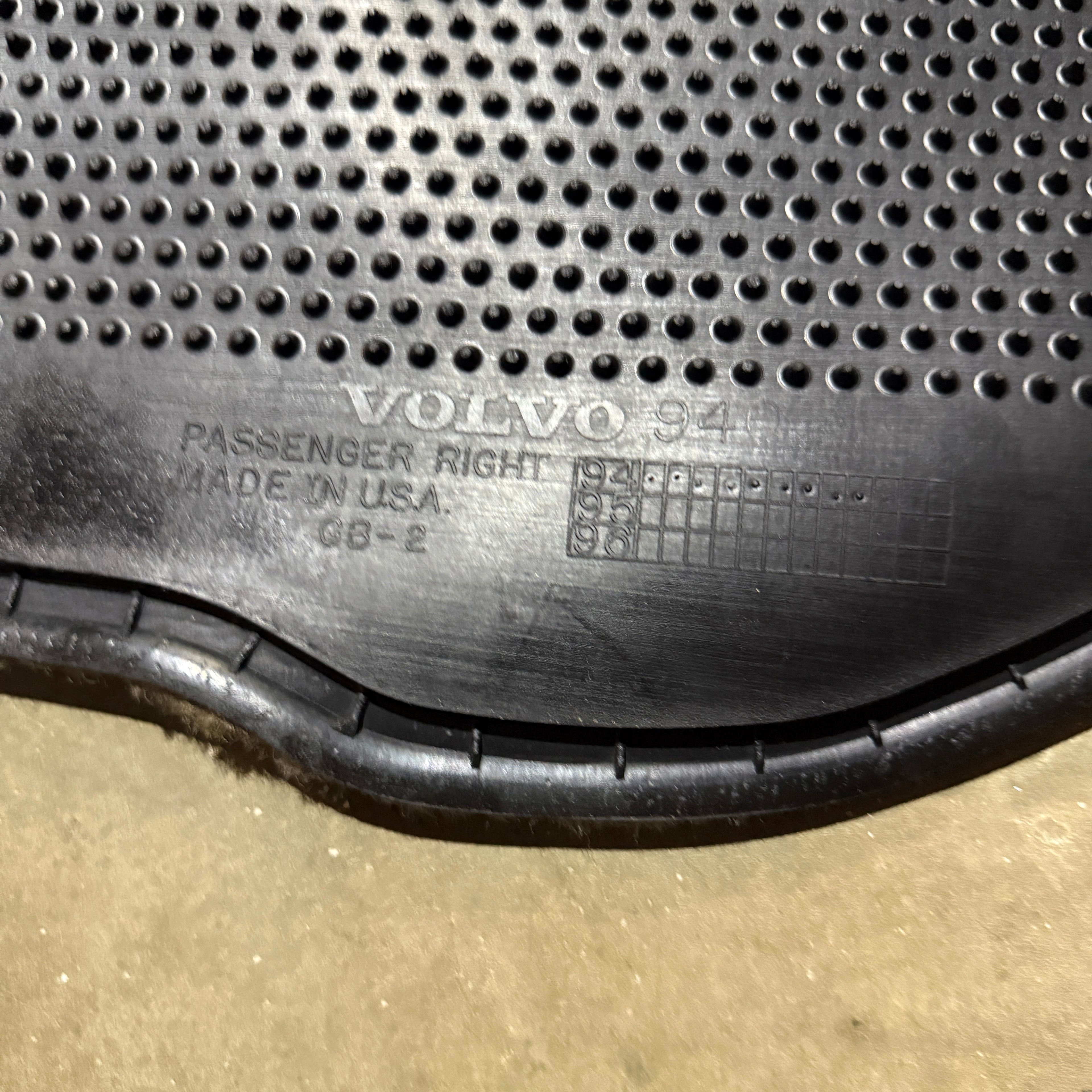 [OEM] Volvo 940 Front Passenger Carpet Mat, Grey