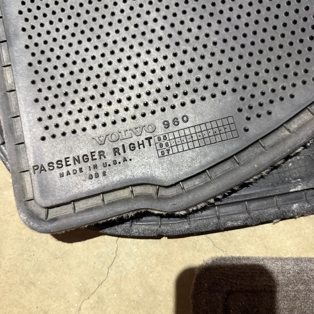 [OEM] Volvo 960 Carpet Mats, Grey