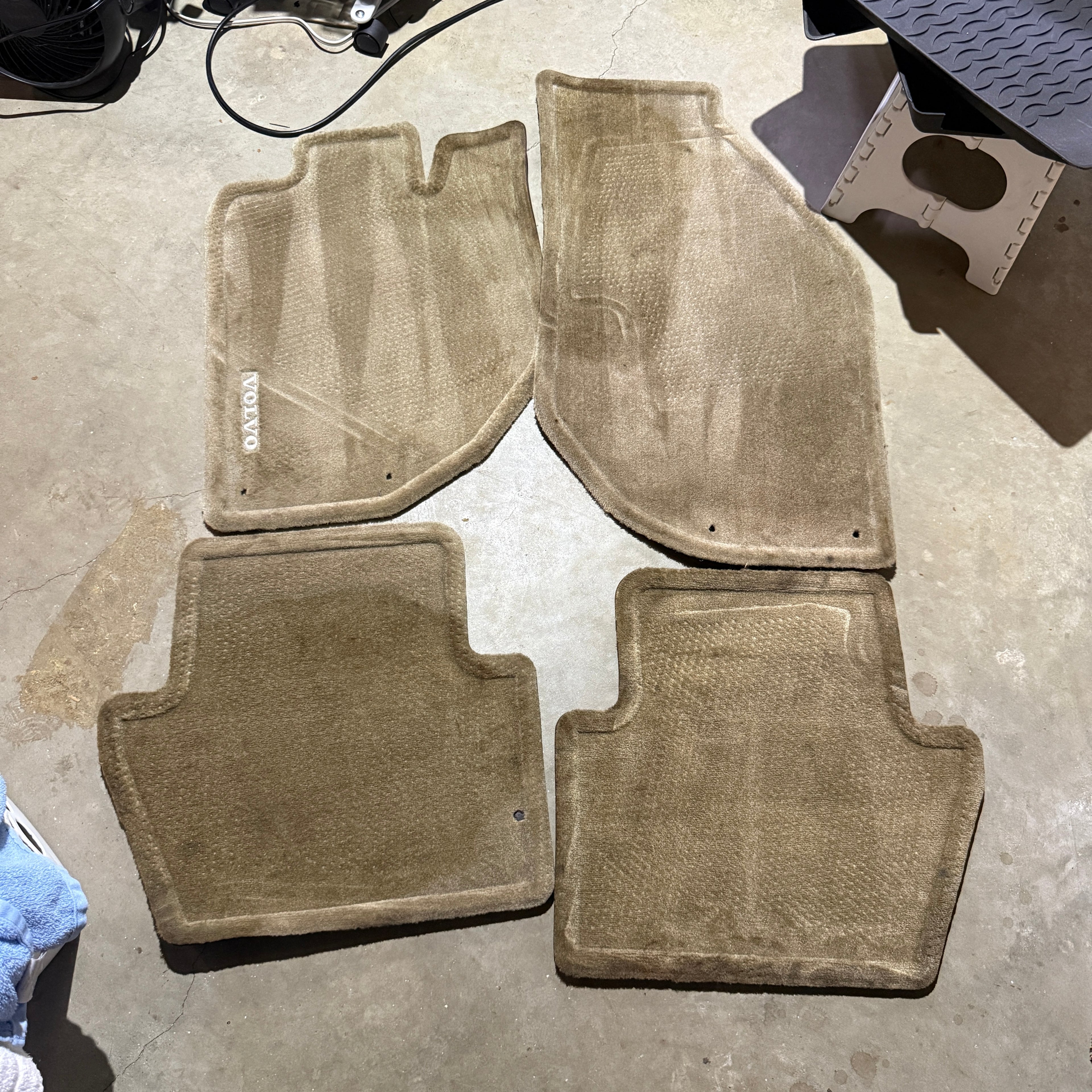 [OEM] Volvo 850 Carpet Mat Set, Oak