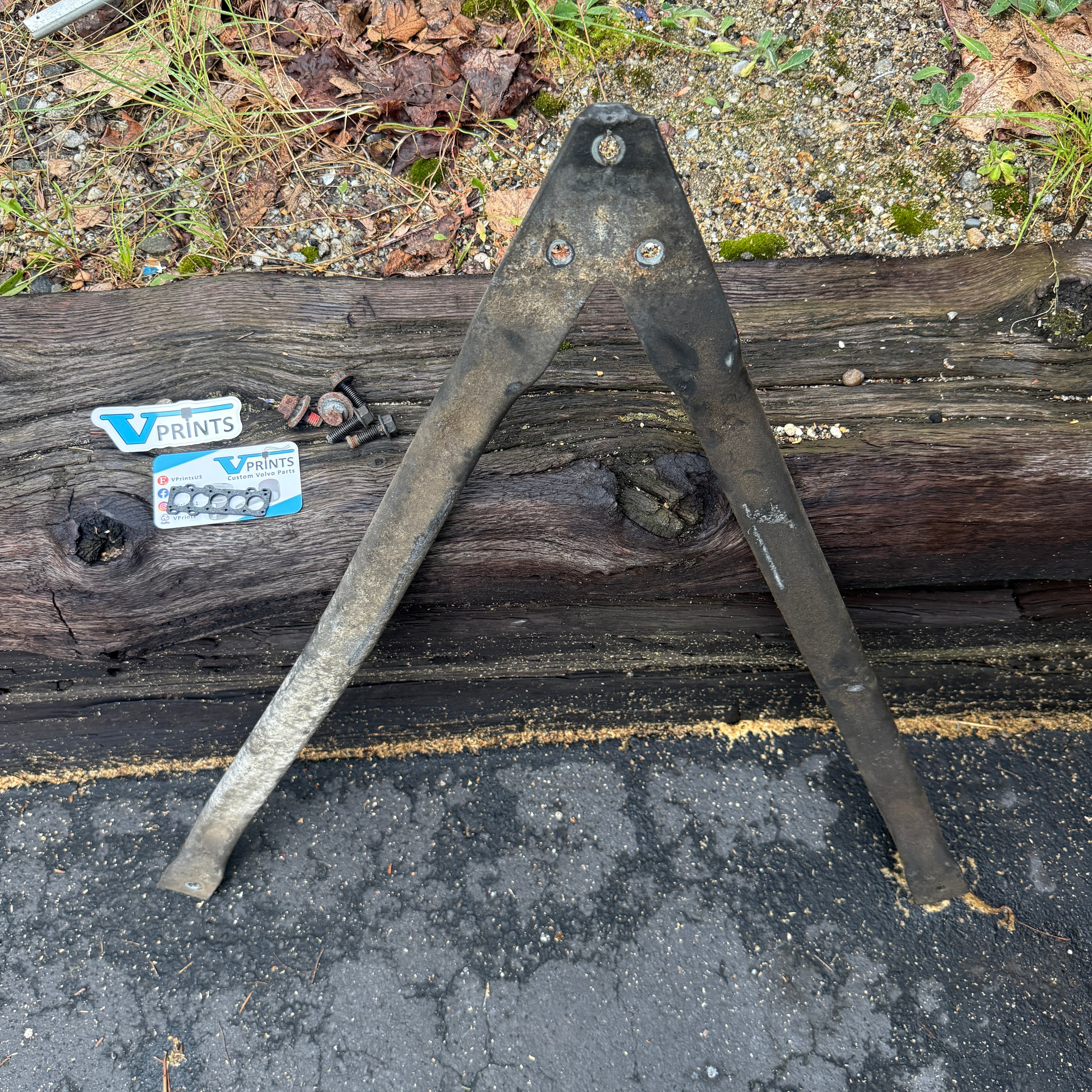 [OEM] Volvo P80 Front Subframe Brace