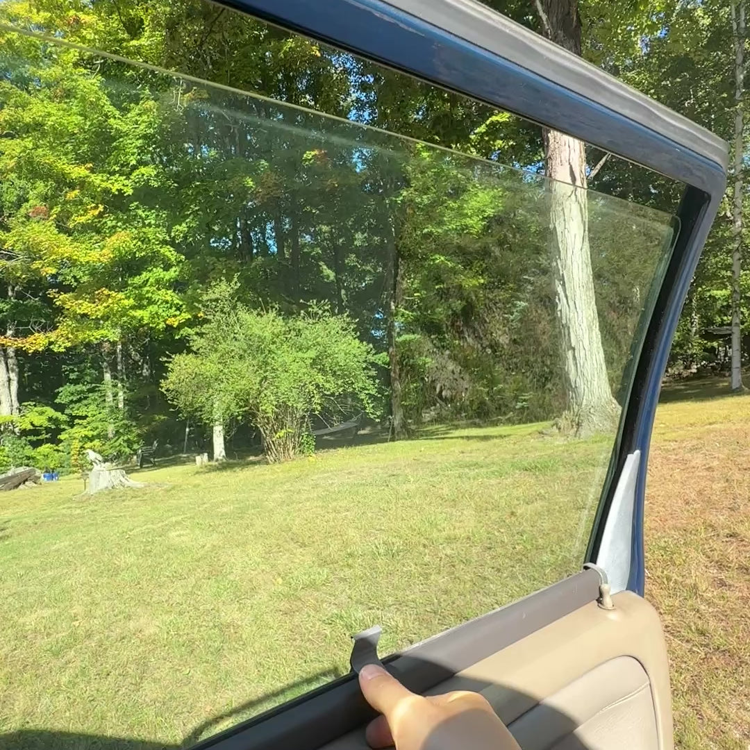 Volvo P80 Rear Window Blind Clip Set